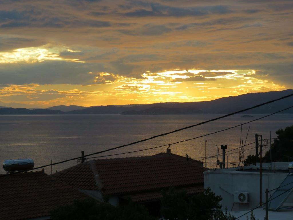 Ocean View Apartment Neo Klima Bagian luar foto