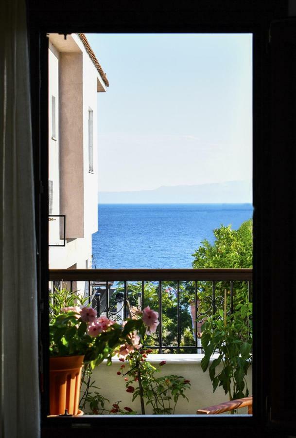 Ocean View Apartment Neo Klima Bagian luar foto